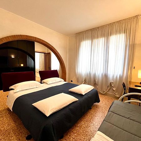 מלון Locazione Turistica Joyful פאדובה מראה חיצוני תמונה